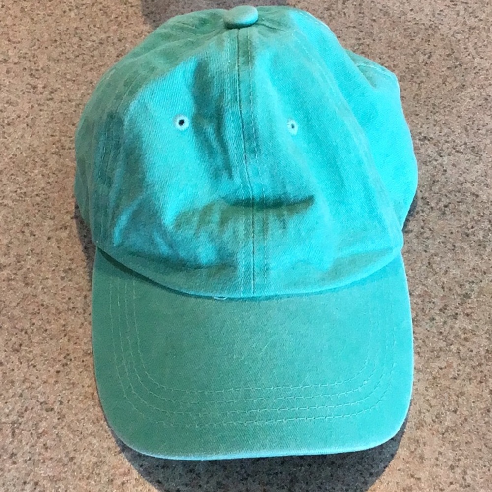 ADJUSTABLE PONYTAIL HAT!